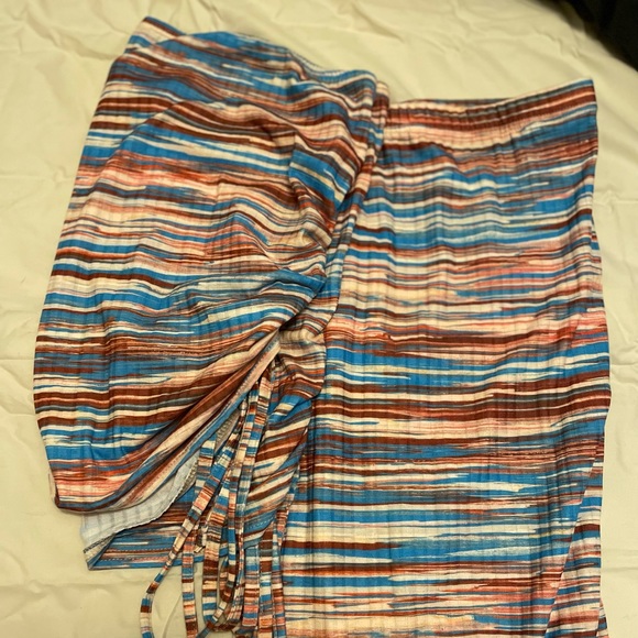 Shape Multi Rib Ruched Side Bandeau Crop Top and skirt set - Picture 4 of 5